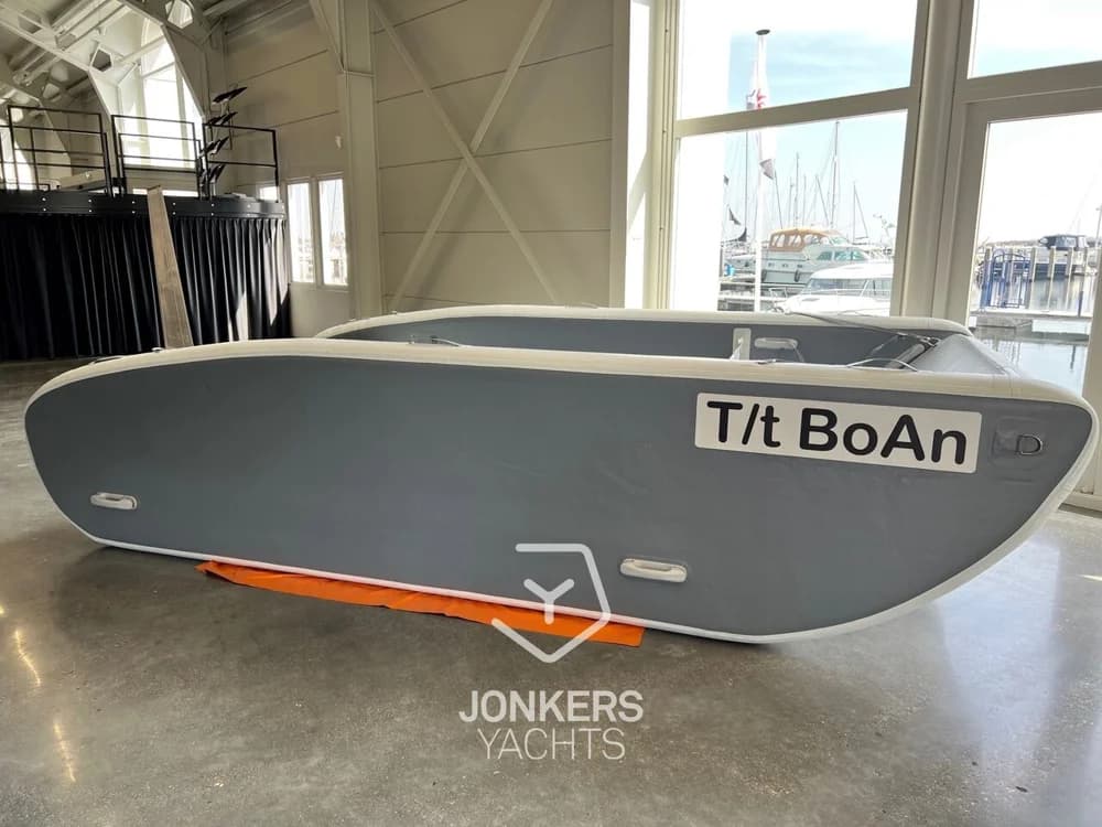 Hovercraft Electricat 450