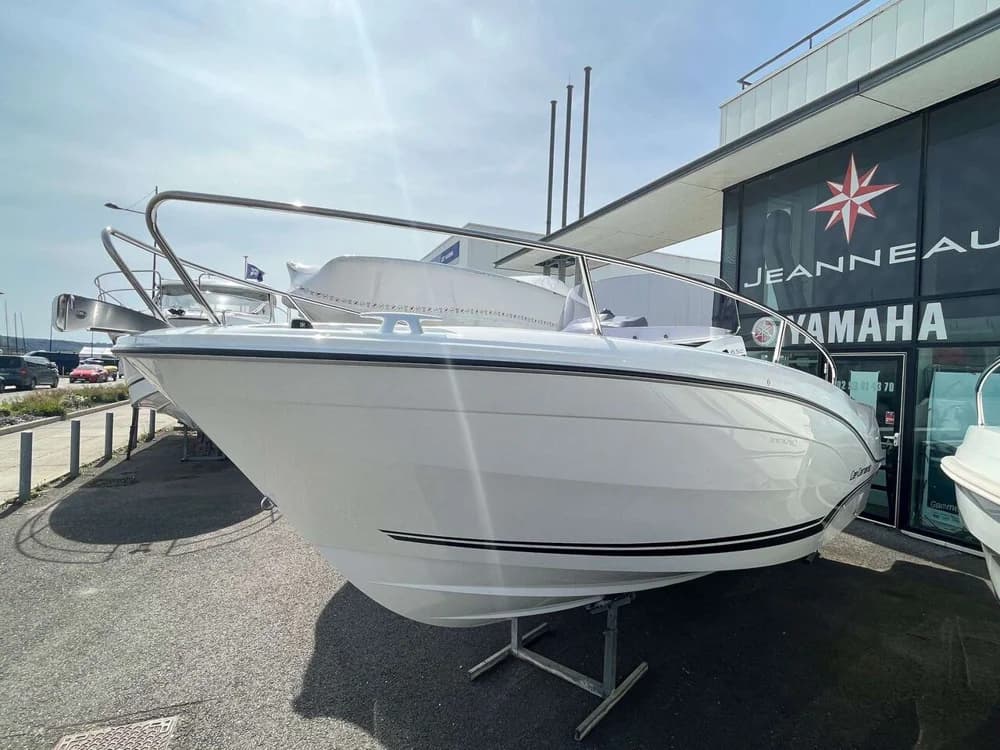 Jeanneau Cap Camarat 6.5 CC Serie 3