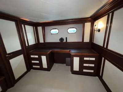 Custom Line Navetta 27 3