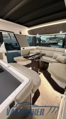 Axopar 45 Cross Cabin 3