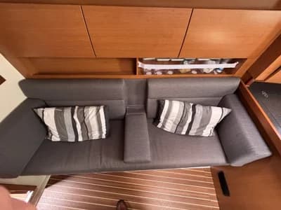 2011 Hanse 355 Boat for Sale in Haslar Marina 4