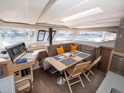 Fountaine Pajot Lucia 40 3