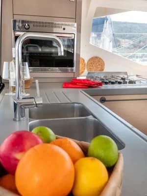 Fountaine Pajot Lucia 40 4