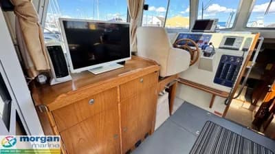 Hardy Marine 32 Commander 2