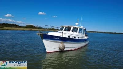 Hardy Marine 32 Commander 3