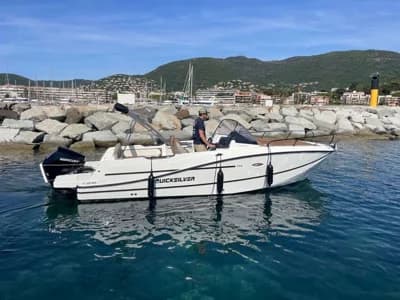 Quicksilver Activ 755 Sundeck 2