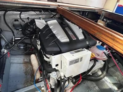 Coronet 32 Sedan \ 3