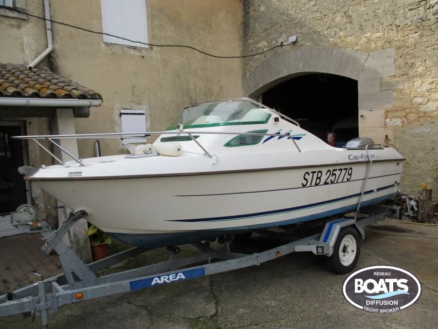 B2 Marine CAP Ferret 550 CC + Remorque