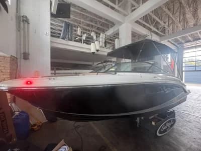 Sea Ray 210 SPXE 2