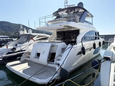 2019 Princess F70 | 21m 2