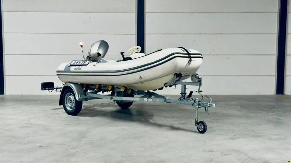 Avon 315 RIB