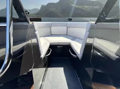 VTS Boats Flying Shark 5.7 Black Capri 3