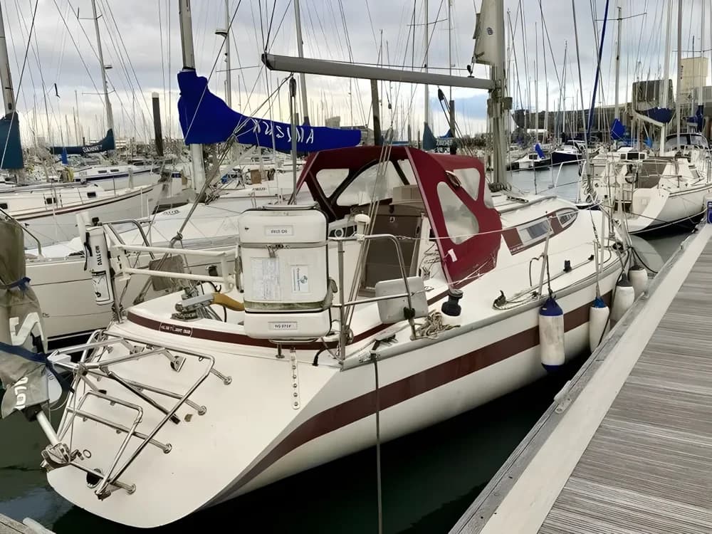 1999 Hustler 32 Boat for Sale in Gosport