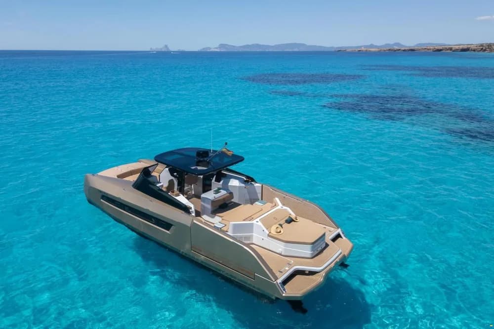 Catamaran Money Penny Seavy 11
