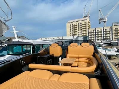 2011 Hunton XRS43 Boat for Sale in Poole 3