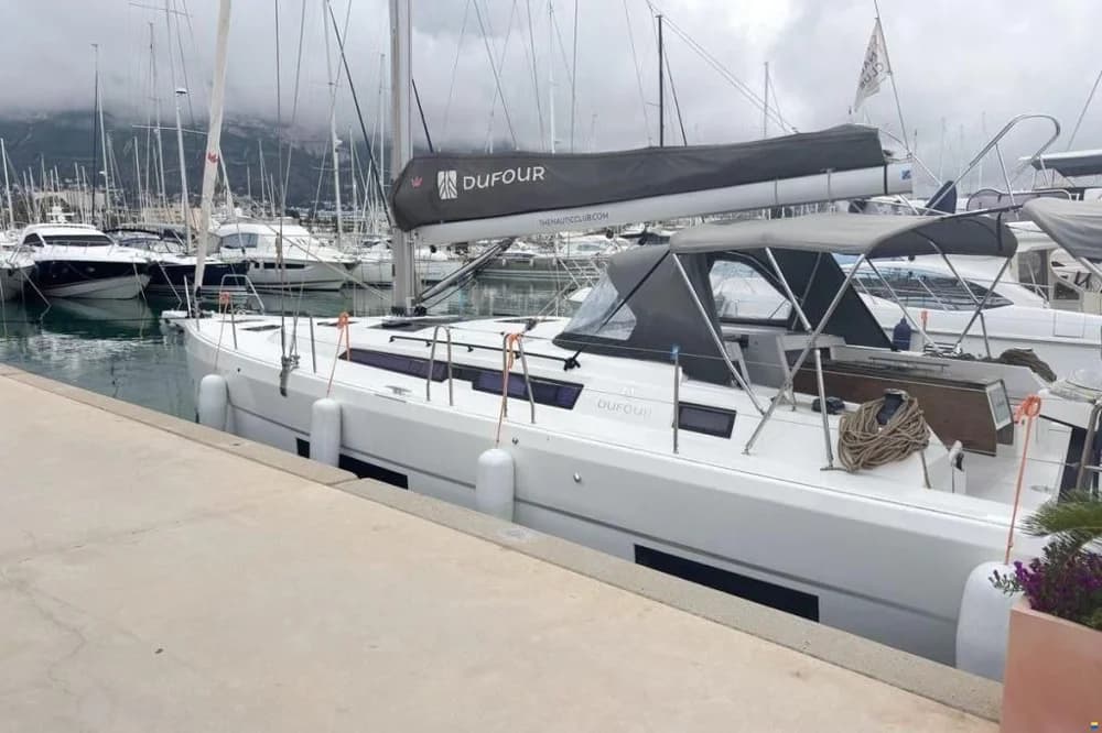 Dufour 470