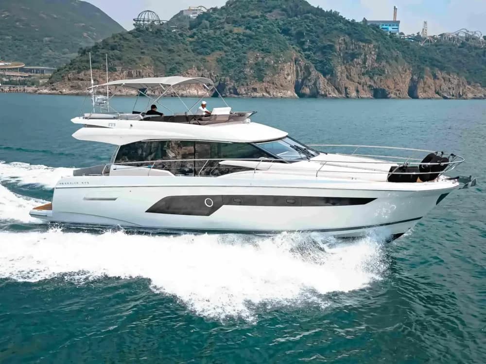 2022 Prestige 520 Boat for Sale
