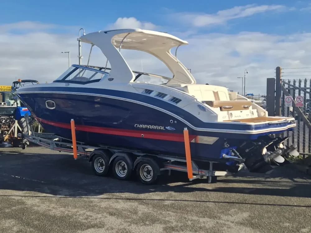 2015 Chaparral 307 SSX Boat for Sale in Pwllheli