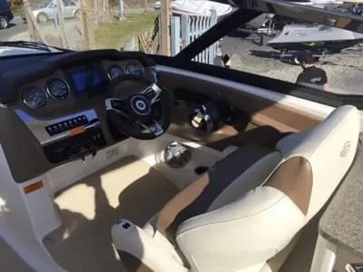 2015 Chaparral 307 SSX Boat for Sale in Pwllheli 3