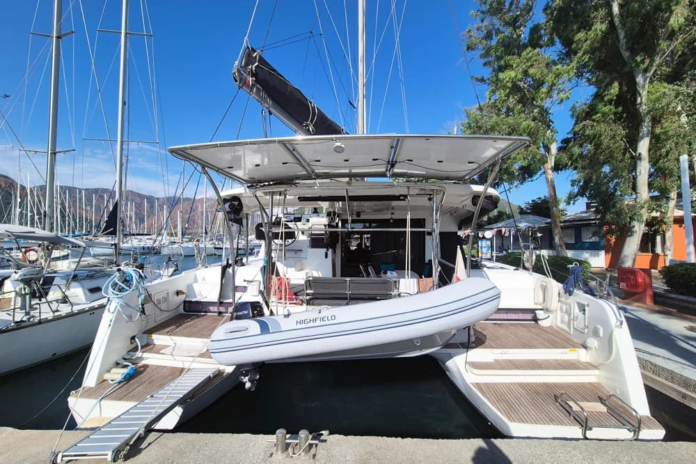 2023 Lagoon 42
