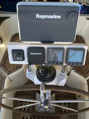 Northshore Vancover 38 Pilot 3