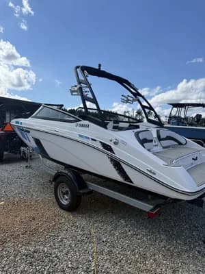 2022 Yamaha Boats 195 AR195 2