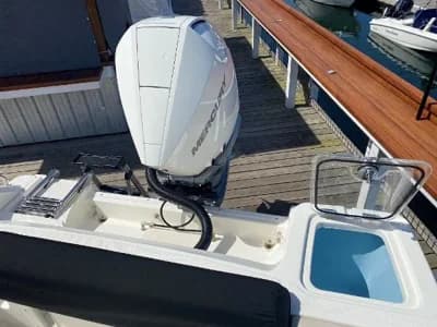 2022 Boston Whaler 230 Outrage 3