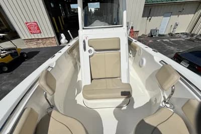 2020 Pursuit C 238 Center Console 3