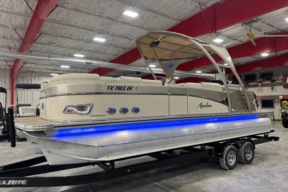 2017 Avalon 2585 Catalina