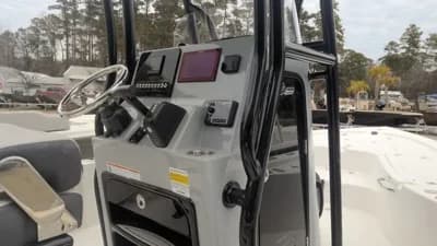 2026 Sea Pro 230 Bay 3