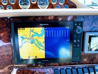 1999 Sea Ray 370 Express Cruiser 3