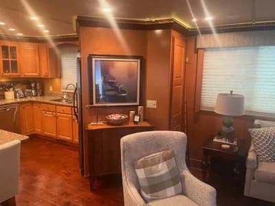 2009 Horizon 18 x 85 Houseboat 2