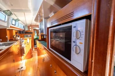 2000 Beneteau Oceanis 40 Cc Boat for Sale in Preveza 3