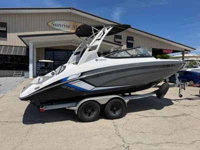 2019 Yamaha Boats 212 XE 2