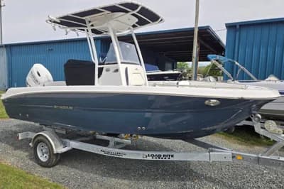 2027 Stingray 216 CC 2