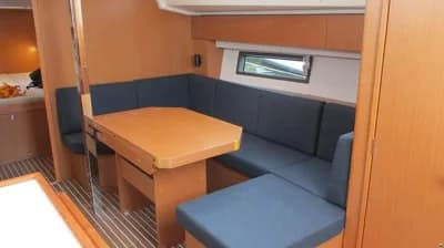 Bavaria C42 5