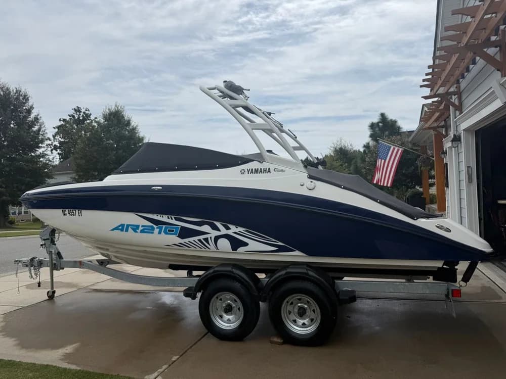 2022 Yamaha Boats AR210
