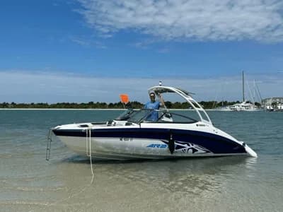 2022 Yamaha Boats AR210 2