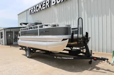2026 Sun Tracker Bass Buggy 18 DLX 2