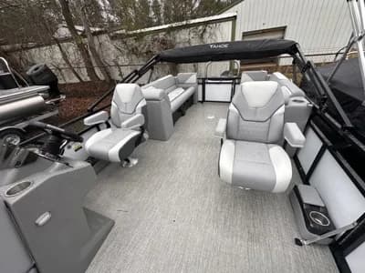 2025 Tahoe Sport 85 - 23 FT Quad Lounger 3