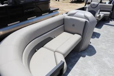 2025 Flagship Freedom 22 CU Tritoon 3
