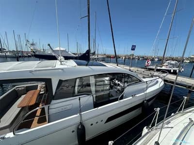 Sealine C330 3