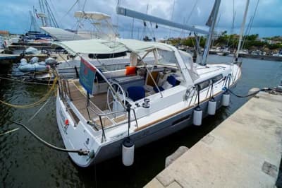 2018 Beneteau Oceanis 45 2