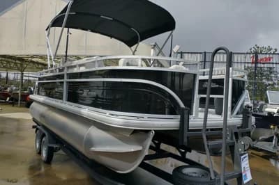 2026 Sun Tracker Fishin' Barge 20 DLX 2