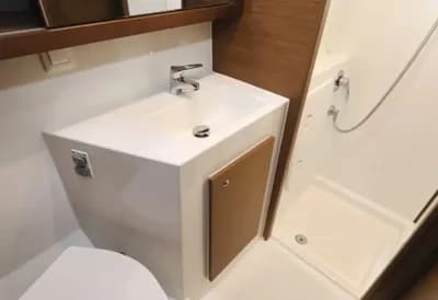 2021 Lagoon 42 Boat for Sale in Dalmatia 5