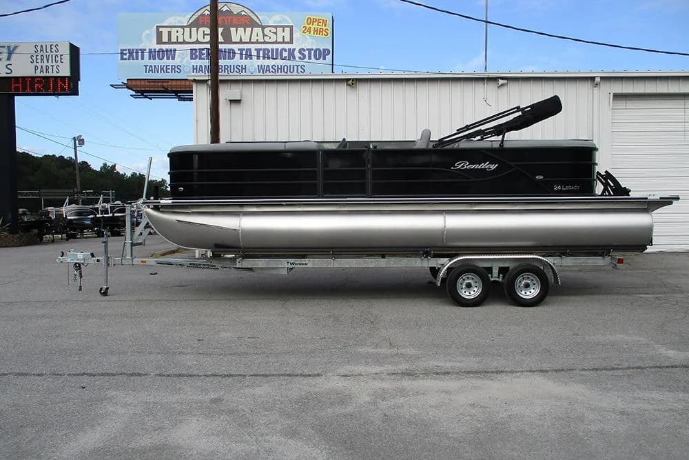 2026 Bentley Pontoons Legacy 240 Navigator