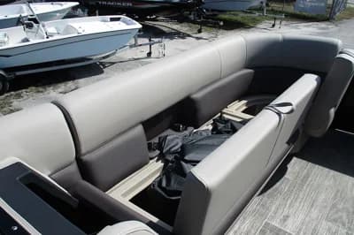 2026 Bentley Pontoons Legacy 240 Cruise 3