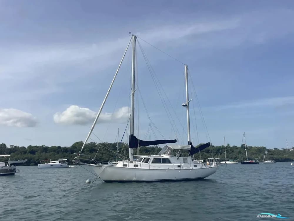 Challenger Anacapa 42