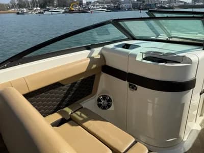 2018 Sea Ray SDX 270 Boat for Sale in Poole 2