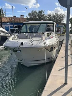 Sea Ray Sundancer 320 Coupe 2